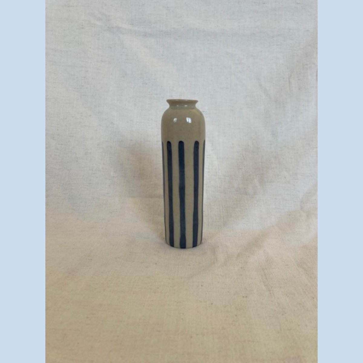 Vase rayé bleu