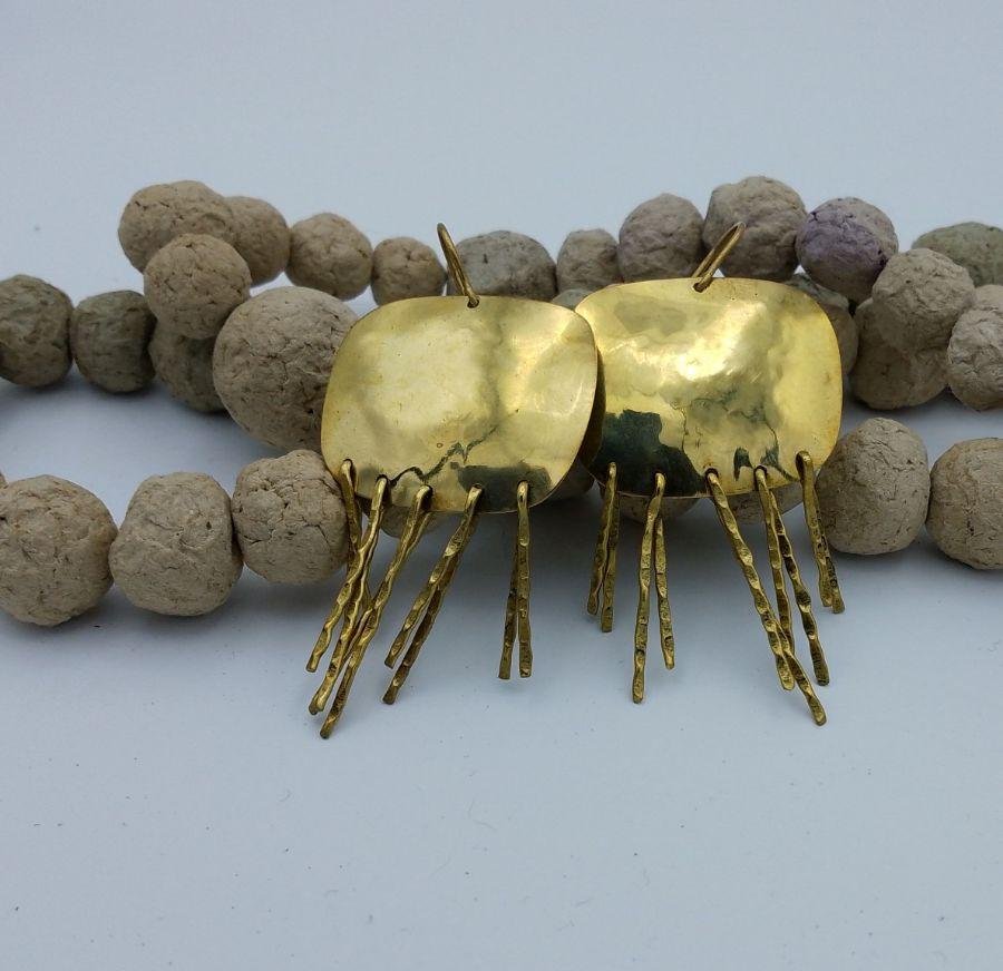 boucles d’oreilles à pampilles